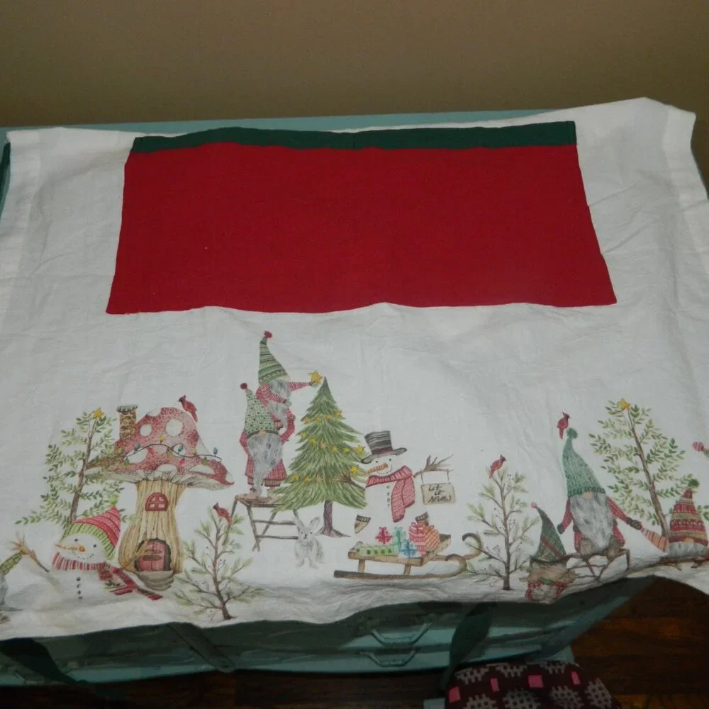Pottery Barn Forest Gnome Christmas Cooking Apron (O-7)